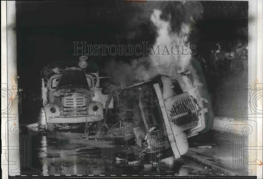 Press Photo Overturned Police Armored Car Burning In Tokyo Japan - nea88110 - Historic Images