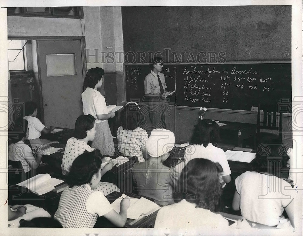 1946 Students In Classroom Being Taught American Monetary System - Historic Images