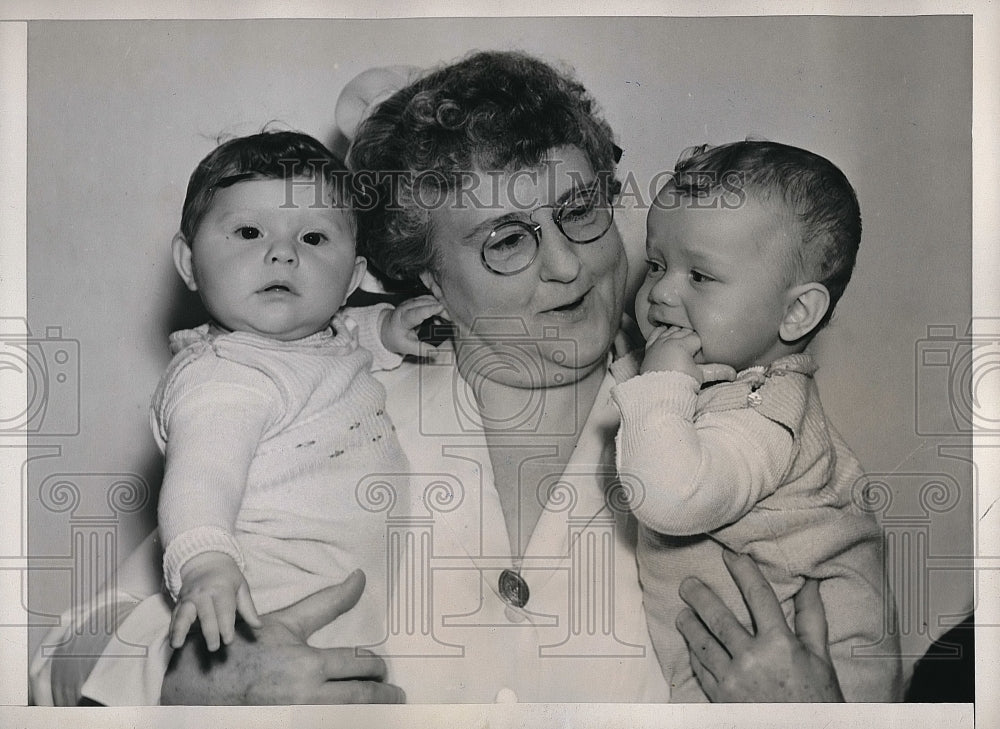 1938 Press Photo NYC nurse Mabel Duryea &amp; babies Eleanor &amp; Wm Leonhardt, - Historic Images