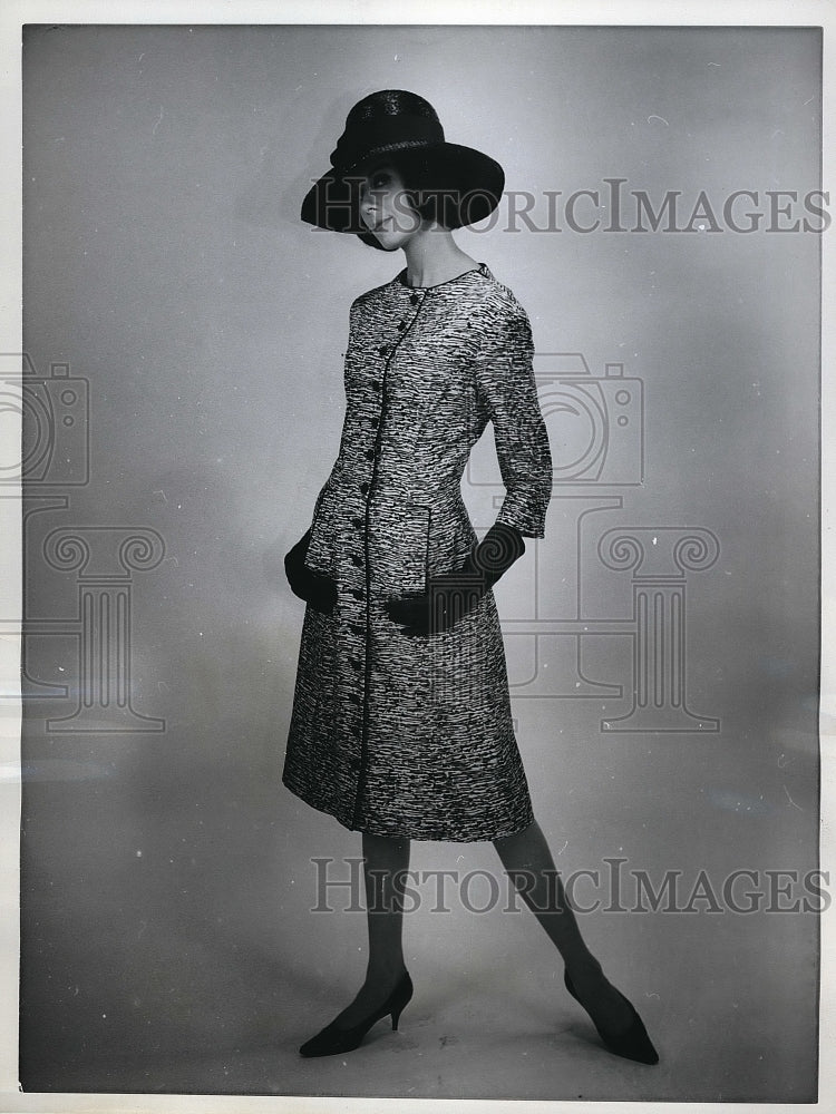 1961 Press Photo Mollie Parnis spring collection of fashions - nea88381-Historic Images