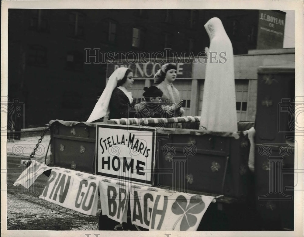 1950 M Kemer, P Marchesani, N Nolan in Cleveland, Ohio parade - Historic Images