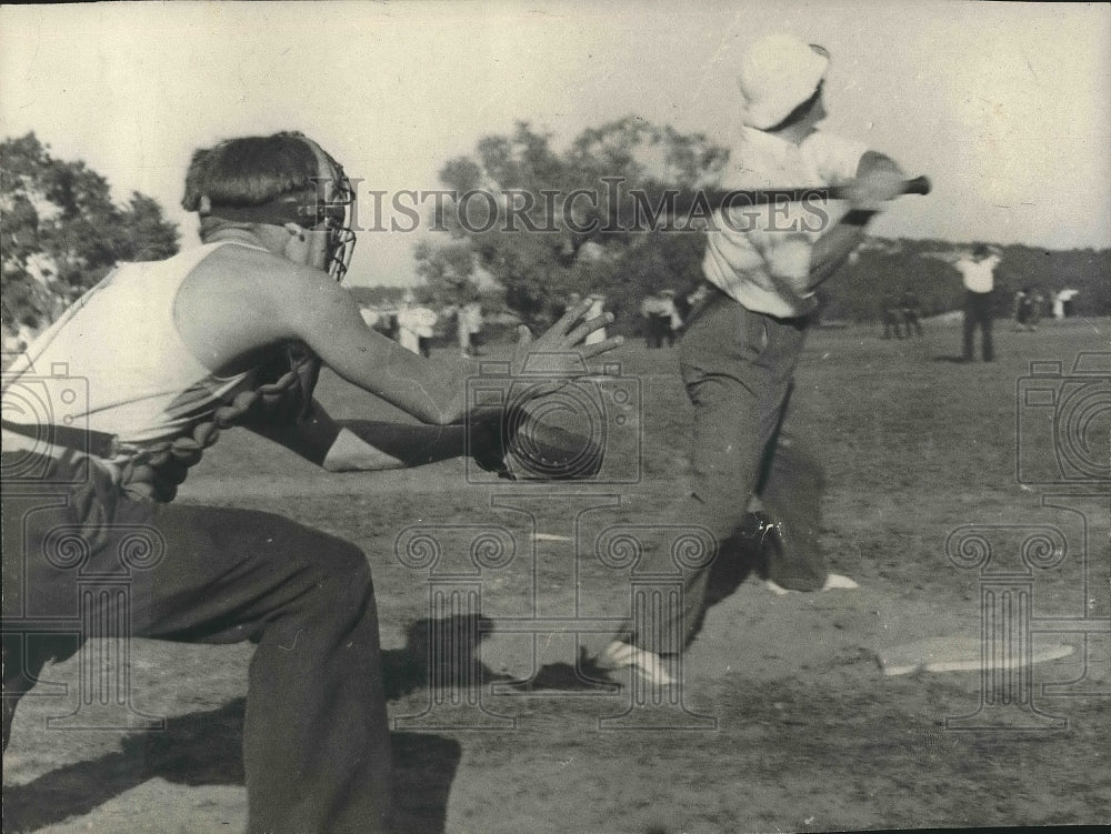 1935 Ambassador Bullitt At Bat Vs The Russian Team  - Historic Images