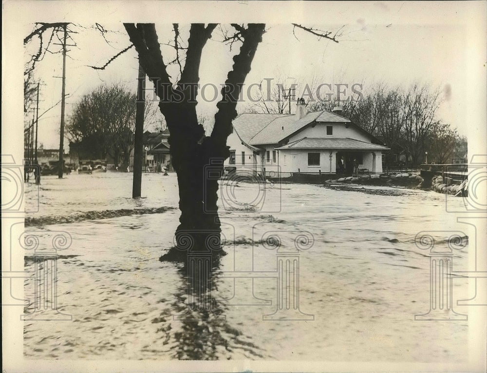 1927 Walla Walla, Wash, flood waters of Mill Creek  - Historic Images