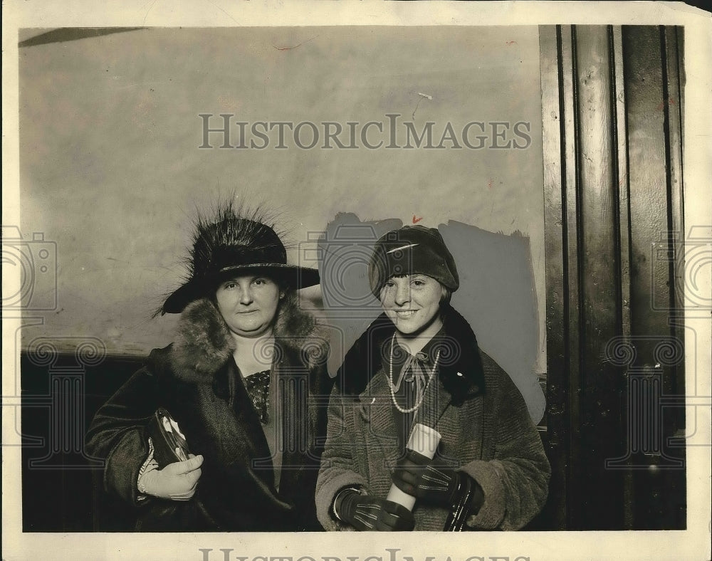 1925 Press Photo Mrs Nellie D. Wright, widoe of Wm Wright - Historic Images
