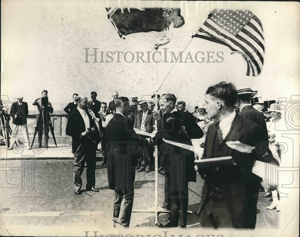 1927 US VP Dawes, Prince of Wales, others, bridge tween NY & Canada - Historic Images