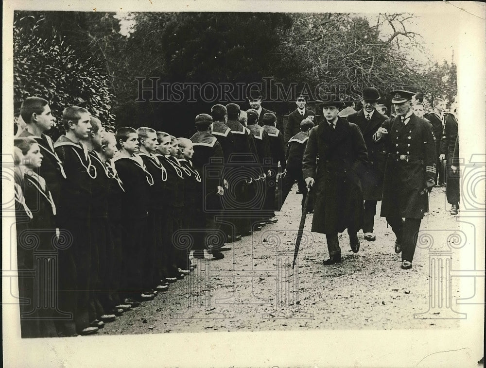 1928 Press Photo Prince Of Wales And Commander Fry Inspect Candidate Sailors - Historic Images