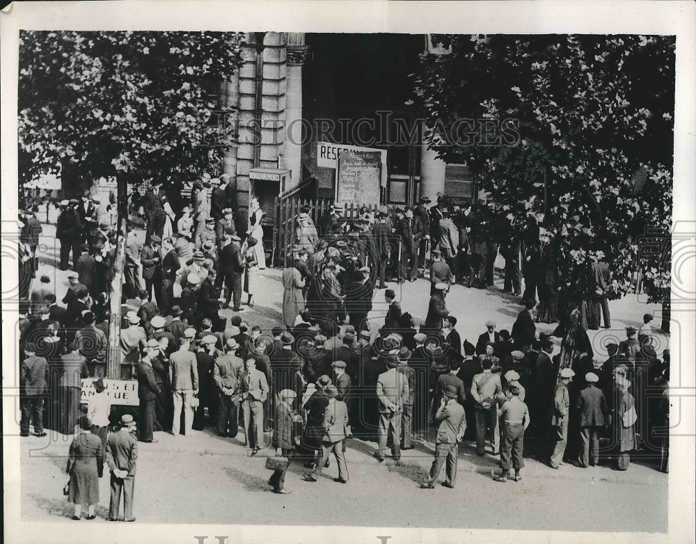 1938 Press Photo Paris, france crowds at Gare de L&#39;East border - Historic Images