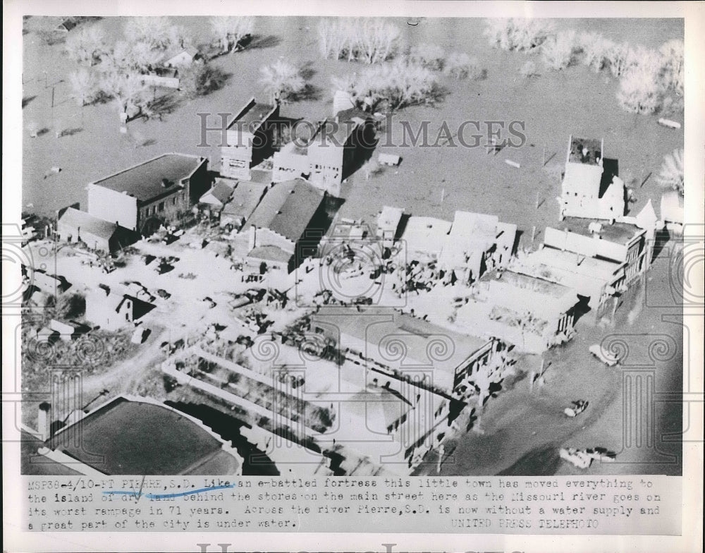 1952 Aerial view of flooding at Pierre, S,.Dak.  - Historic Images