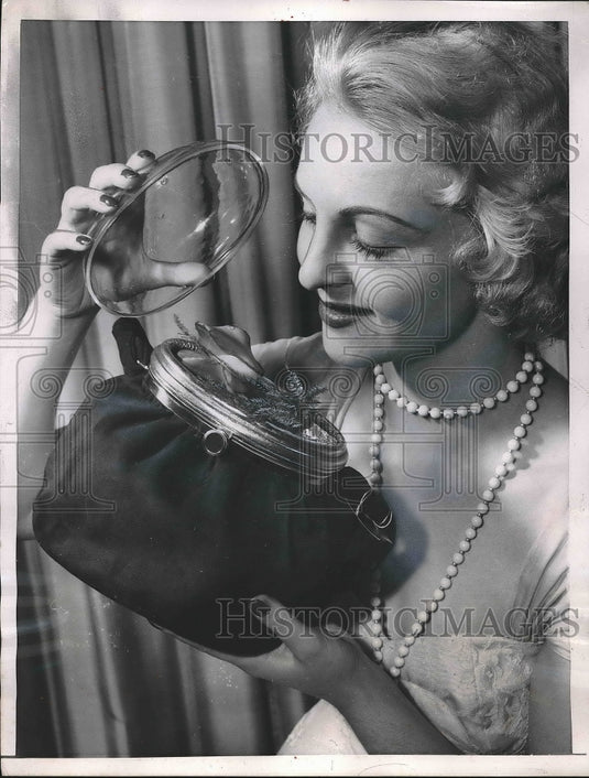 1955 Offenbach, Germany, Inge Lehmann at leather fair  - Historic Images