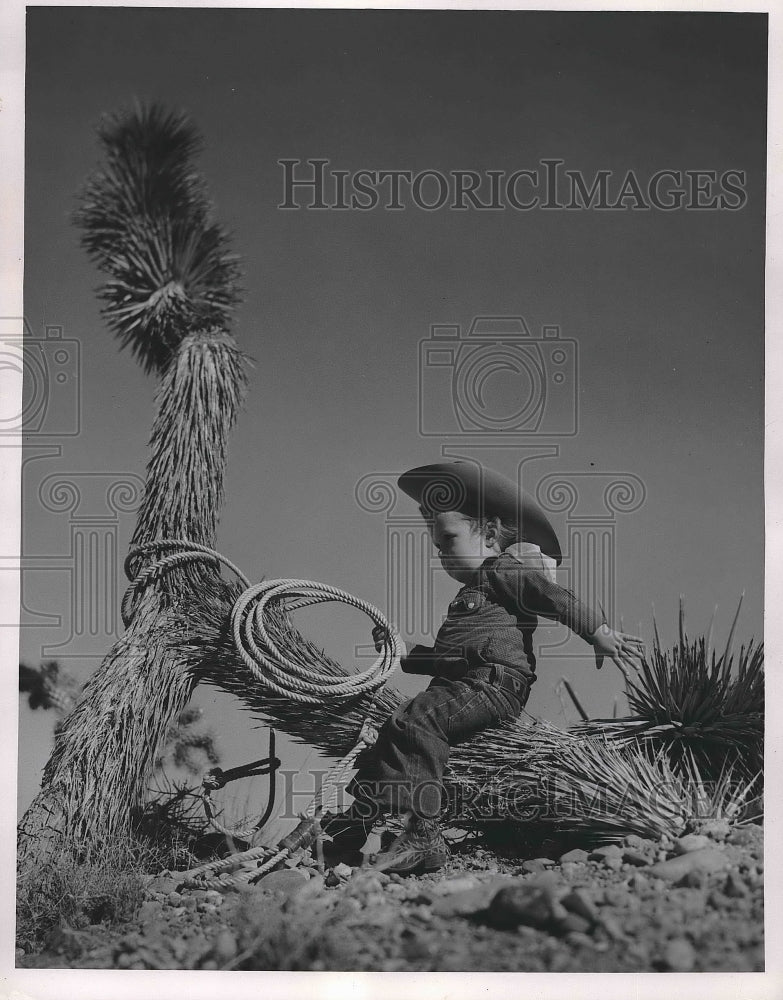 1954 Press Photo Patti Jane Hart Age 2 on Yucca Plant - nea88746 - Historic Images