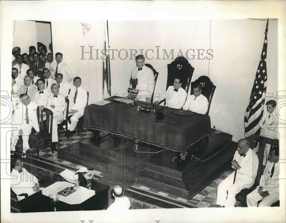 1943 USA VP Henry Wallace Speaks to Panama National Assembly - Historic Images