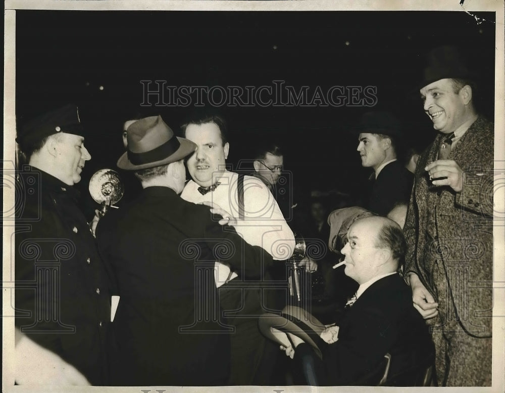 1938 Press Photo Jack Miley &amp; Ed Van Avery sports writers get in fist fight - Historic Images