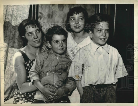 1934 Press Photo Mrs Ann Sottosanti & kids, Clifton,Marion, emanuel Jr - Historic Images