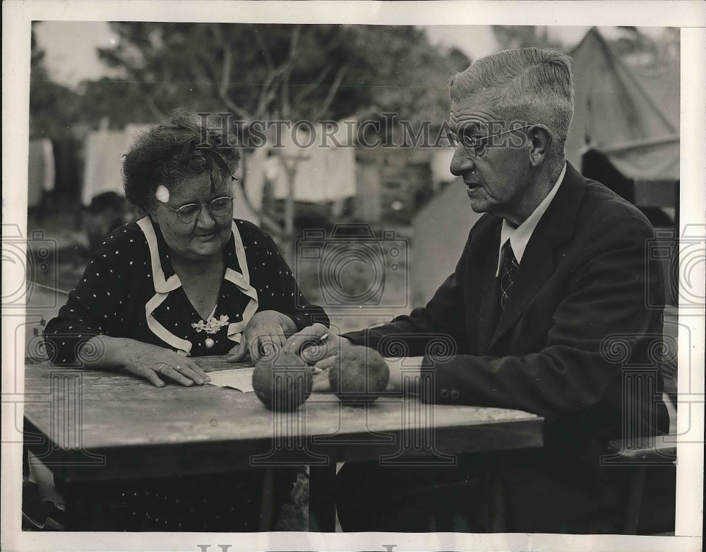 1940 Press Photo Miami, Fla. MR &amp; Mrs James Lake to develop a island - nea89064 - Historic Images