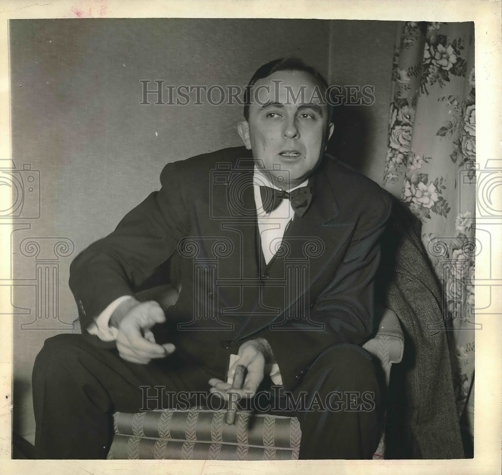 1942 Press Photo Ex-Governor Rivers Smoking Cigar in Armchair - nea89097 - Historic Images