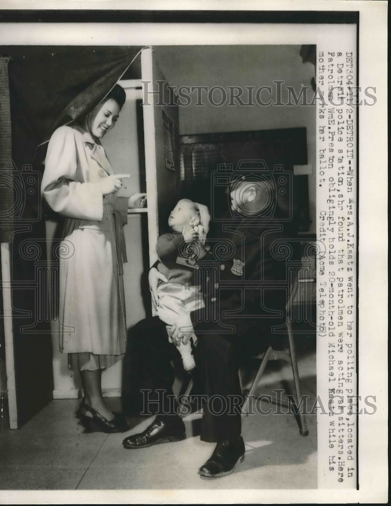 1945 Detroit, Mich. Mrs AJ Kaatz & police at a polling place - Historic Images