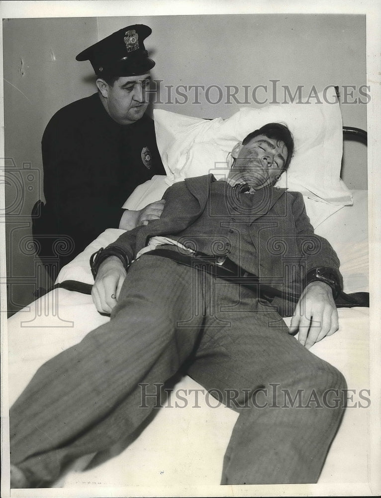 1934 Clarence Walters in custody in Santa Ana, Calif for an attack - Historic Images