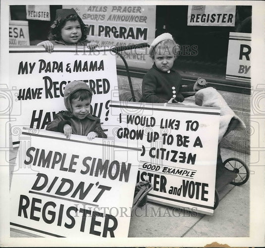 1944 Press Photo Baby buggy brigade with campaign posters in Chicago - Historic Images