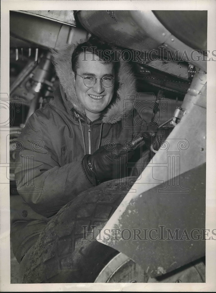 1947 Press Photo Cpl Fred M. Martin at Selfridge Field in Mich. - nea89296 - Historic Images