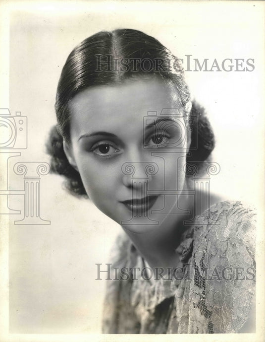 1935 Press Photo Portrait of Singer Jean Yewell with Invitation to the Dance - Historic Images