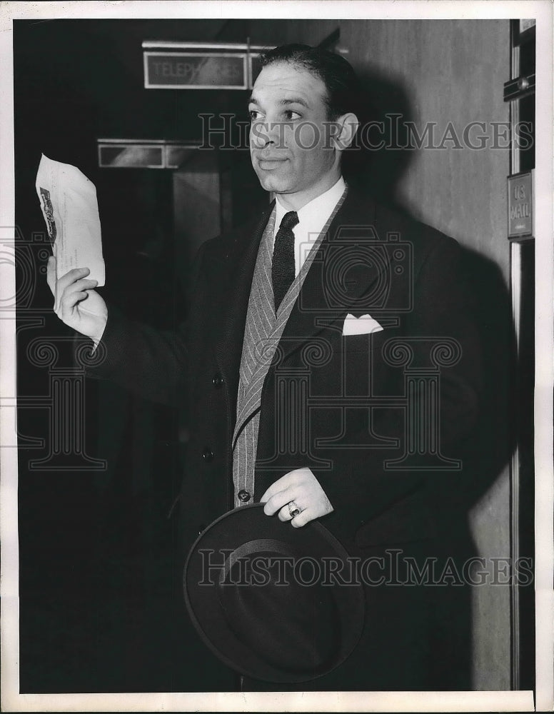 1944 Defense Attorney William Merritt for Edward Broderick - Historic Images