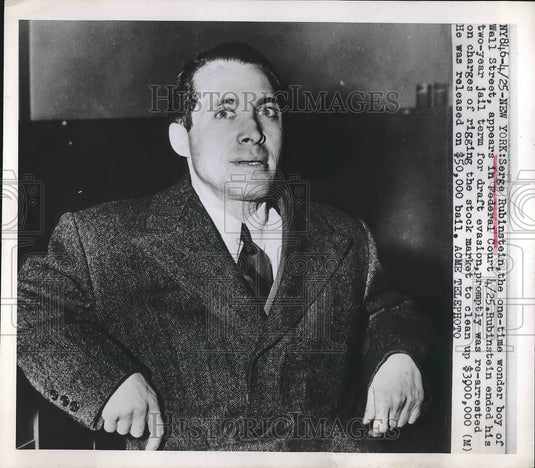 1949 Serge Rubinstein at fed court in NY for stock market scam - Historic Images