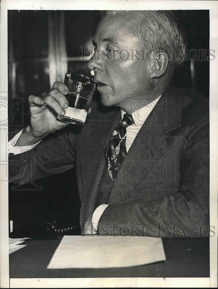 1937 Press Photo Robert R Young, NY financier at Senate committee - nea89563 - Historic Images