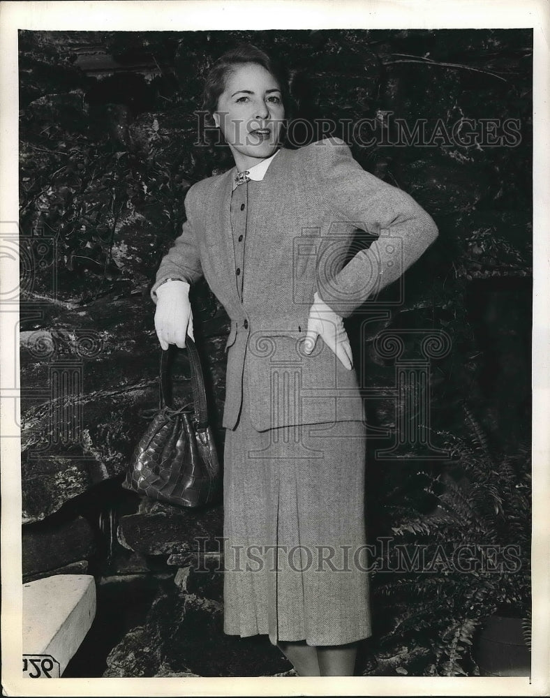 1941 Marchioness of Queensbury wearing new fashion  - Historic Images