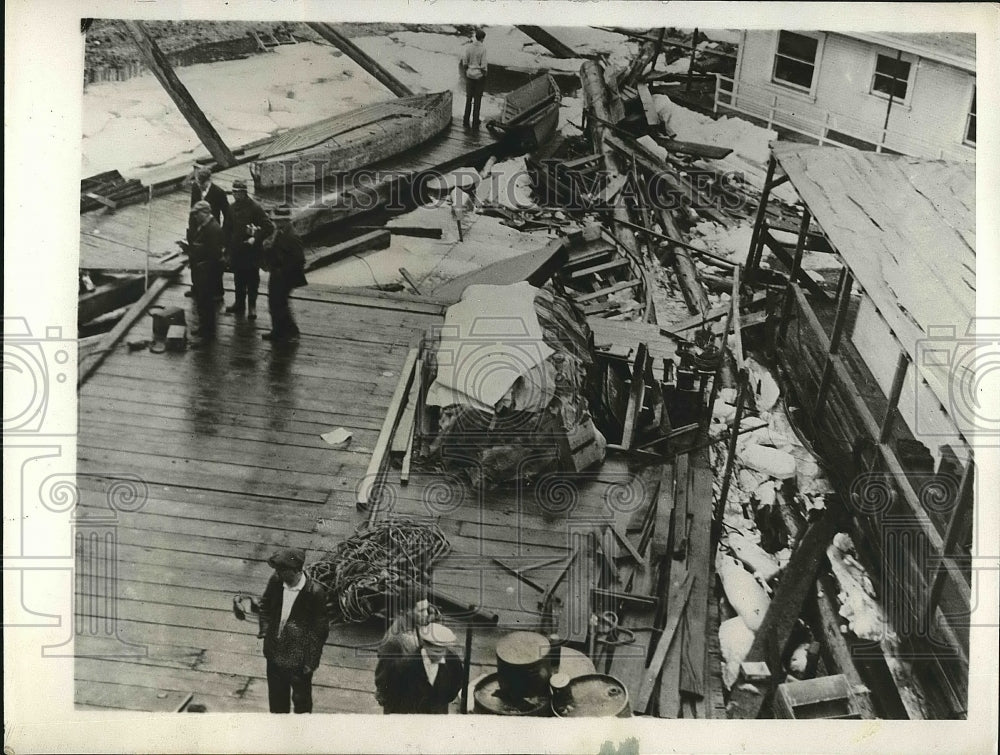 1930 Press Photo Wreckage from an ice melt in Vancouver harbor - Historic Images