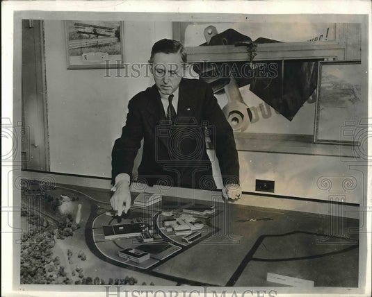 1942 Model of the aircraft engineering research laboratory - Historic Images