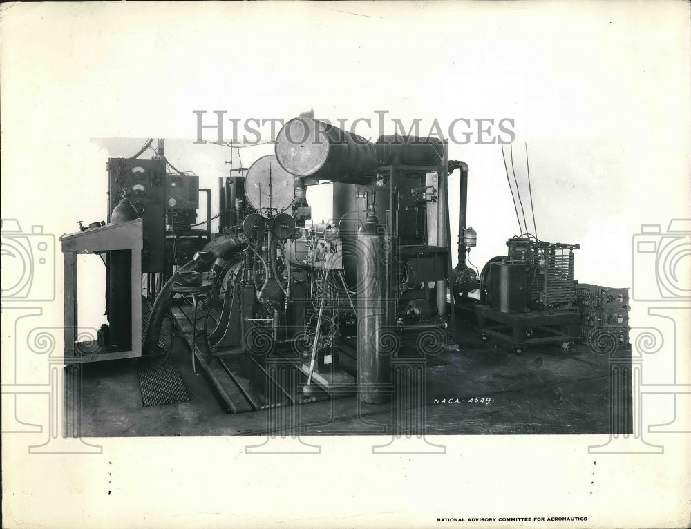 1942 Press Photo set up a test equipment at aircraft engine research laboratory - Historic Images