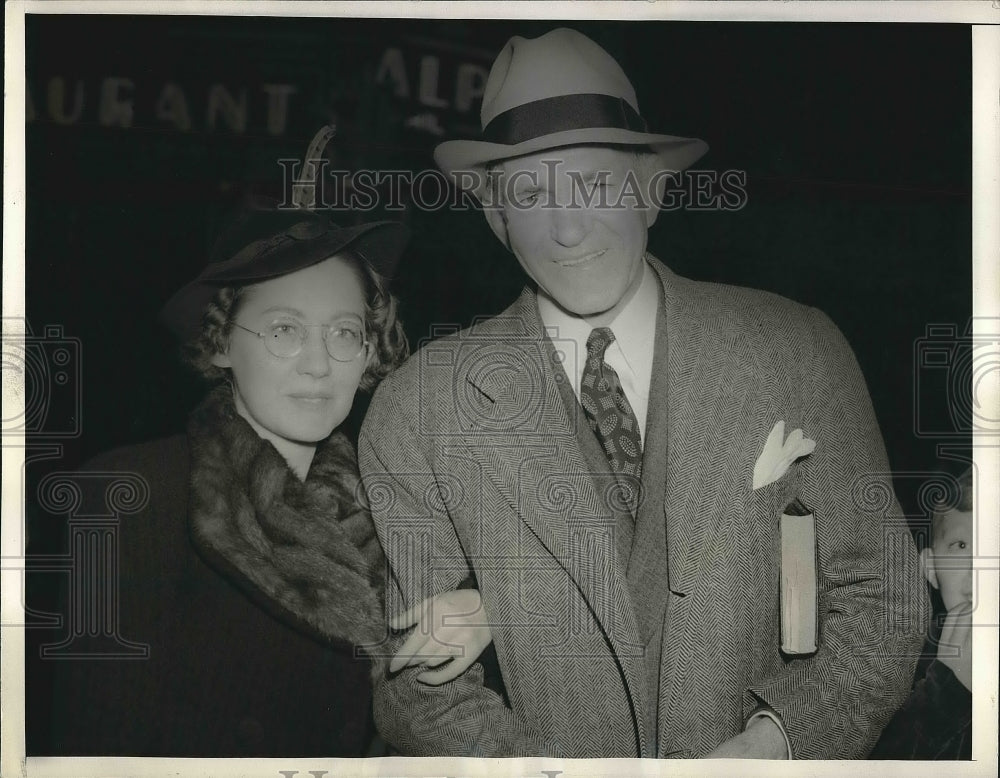 1938 Mr.Jeff Burkitt and Mrs.Burkitt in Fairmont Hall, Jersey City. - Historic Images