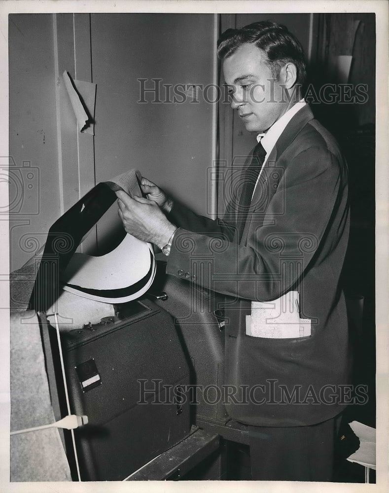 1952 Fred Betz Jr of Colorado Daily News Co Publisher  - Historic Images