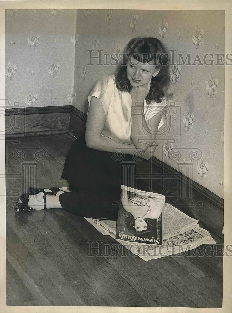 1947 Mrs Charles Miley Furniture Arriving After 4 Days  - Historic Images