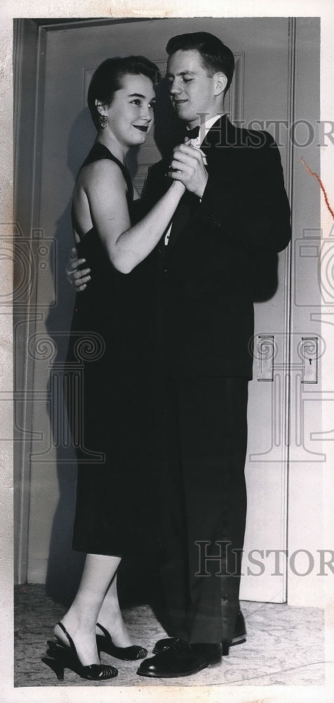 1953 Press Photo Gail Ryan &amp; Phil Geier Jr at AB Holly ball - nea89929 - Historic Images