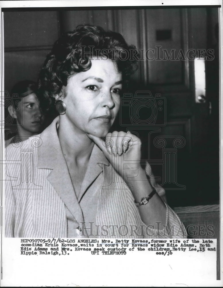 1962 Betty Kovac Waiting for Custody Trial Ruling in Los Angeles - Historic Images