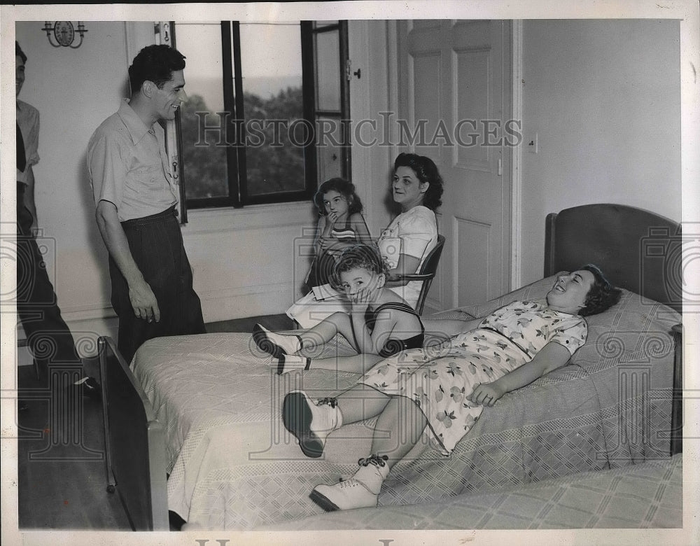 1939 Family Staying in Chateau Bedroom as Vacation Resort - Historic Images