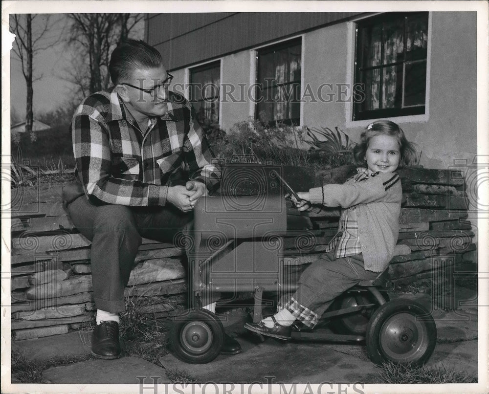 1955 Carter Quisenberry &amp; granddaughter Ann Marie Crumb  - Historic Images