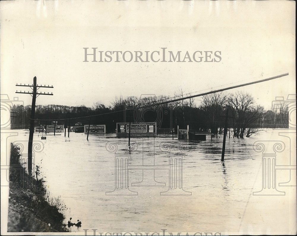 1927 Westfield Mas Submerge gasoline Flood waters  - Historic Images