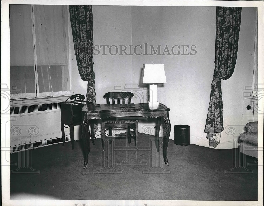1946 Press Photo A room in the Waldorf-Astoria hotel in NYC - nea90125 - Historic Images