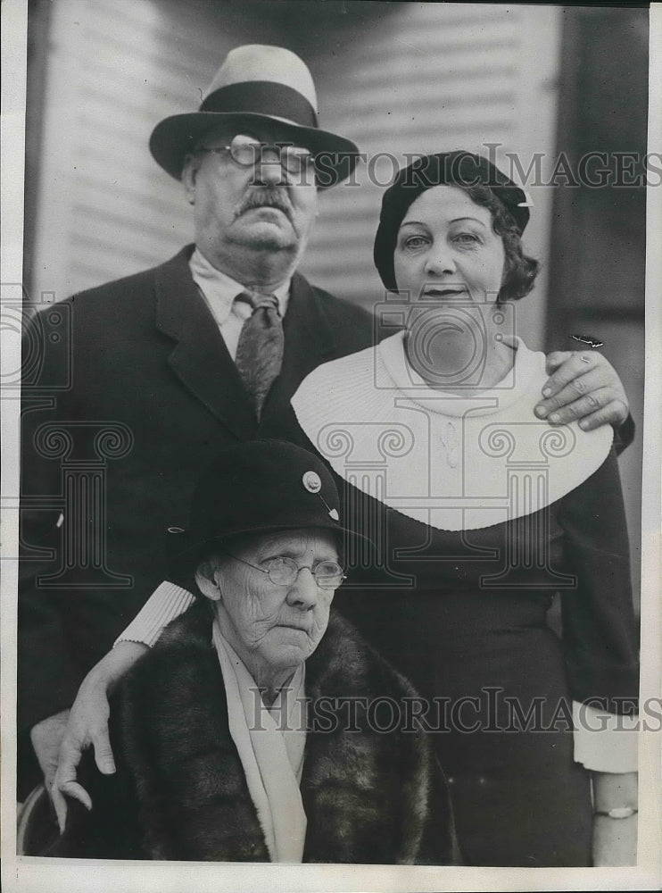 1934 Elderly Couple Hall Adopted 36 Year Old Widow Alice Endersby - Historic Images