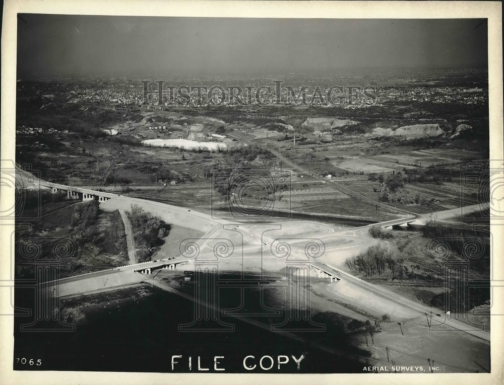 1940 Press Photo Aerial view of Cleveland, Ohio - Historic Images
