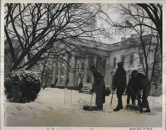 1939 workers sweeping snow from walkway at White House  - Historic Images