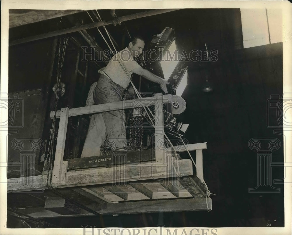 1938 Press Photo Dir. Roland Reed &amp; overhead crane at US Steel - nea90573 - Historic Images