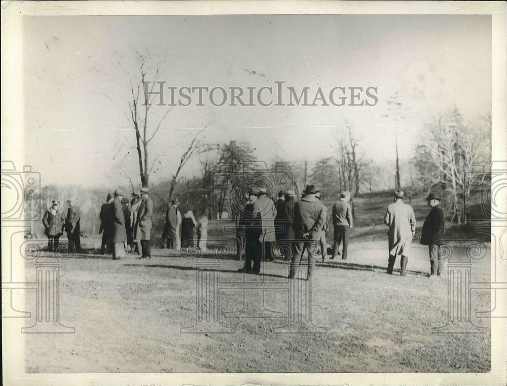 1928 Mrs Bella McDowell Rogers Searching for Her Body  - Historic Images