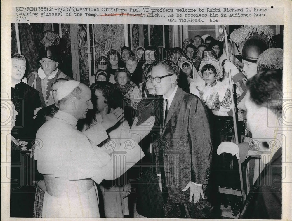 1963 Pope Paul VI &amp; Rabbi Richard Hertz at Vatican City  - Historic Images