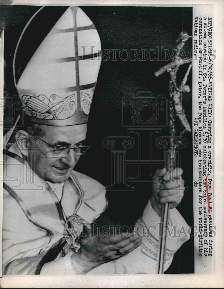 1966 Pope Paul VI Conducts Service at St. Peter's Basilica - Historic Images