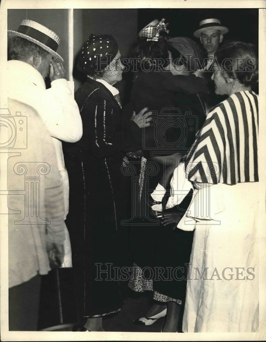 1933 Senora Gerardo Machado Escapes Cuba, Wife of Cuban President - Historic Images