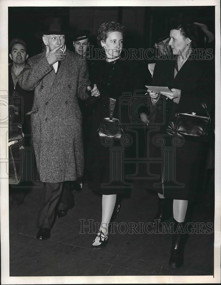 1945 Tommy Manville, Georgina Campbell, Writer, London Daily Mirror - Historic Images