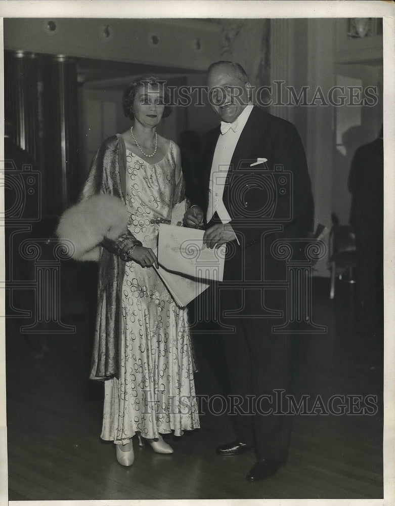 1932 Mrs. George Bolling Lee &amp; Col. Arthur Little attend Annual - Historic Images